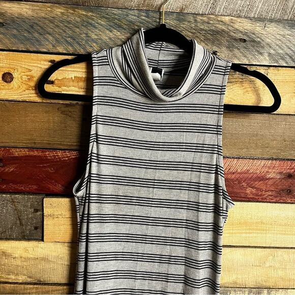 Windsor Gray And Black Stripe Mock Neck Midi Dress Size‎ Large - Picture 3 of 7
